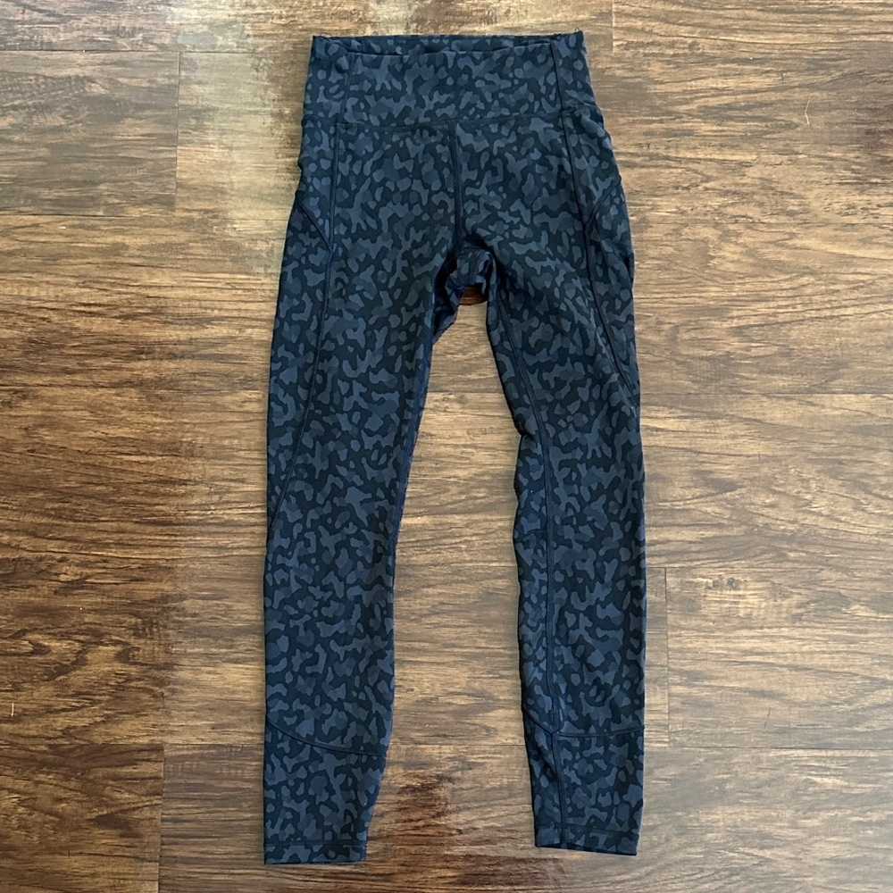 Lululemon Athletica Black Camo leggings